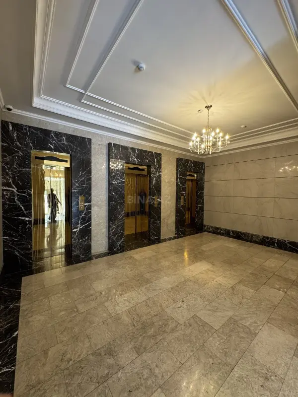 Satılır 4 otaqlı mənzil 157 m²