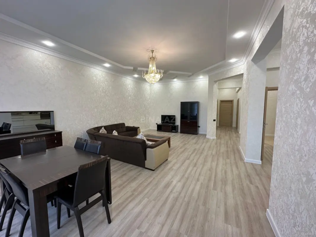 Kirayə verilir 3 otaqlı mənzil 155 m²