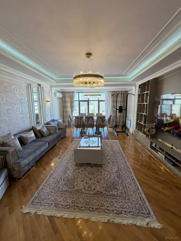 Satılır 4 otaqlı mənzil 152 m²