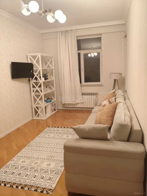 Kirayə verilir 2 otaqlı mənzil 85 m²