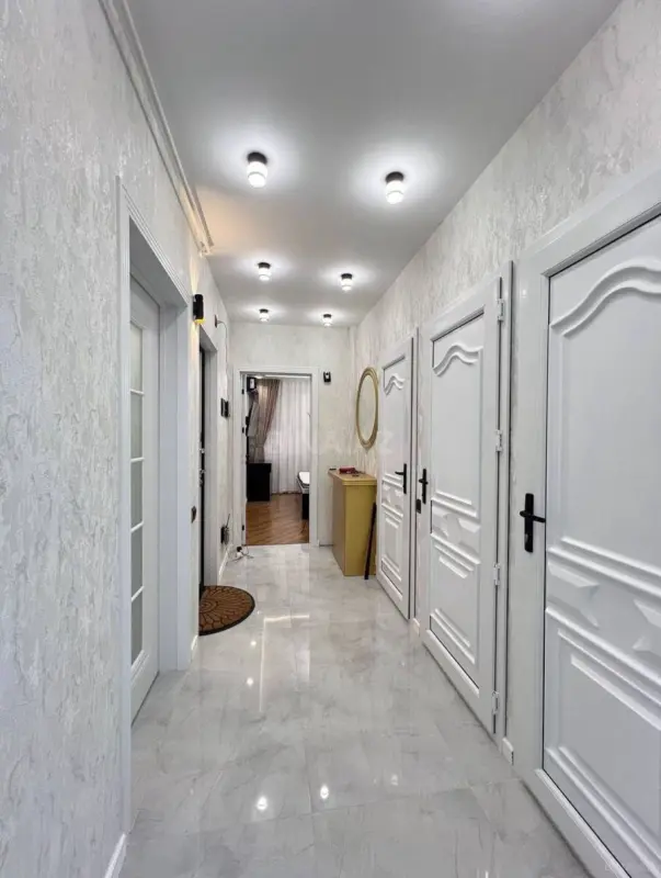 Satılır 2 otaqlı mənzil 70 m²