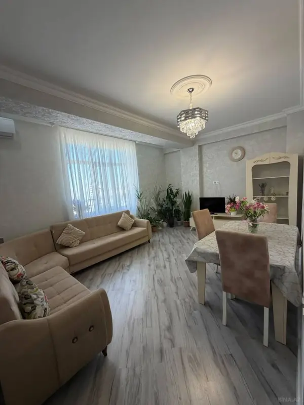 Satılır 3 otaqlı mənzil 118 m²