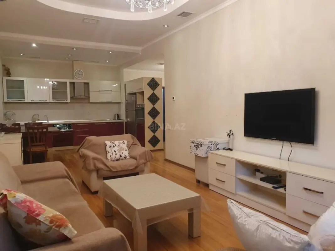Kirayə verilir 2 otaqlı mənzil 78 m²