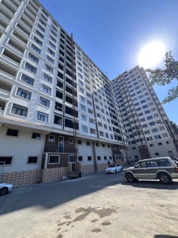 Satılır 2 otaqlı mənzil 76 m²