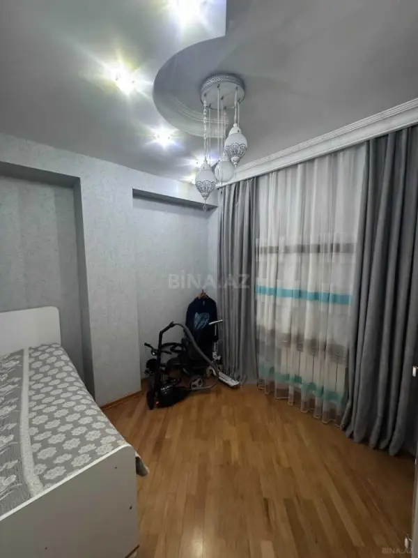 Satılır 3 otaqlı mənzil 110 m²