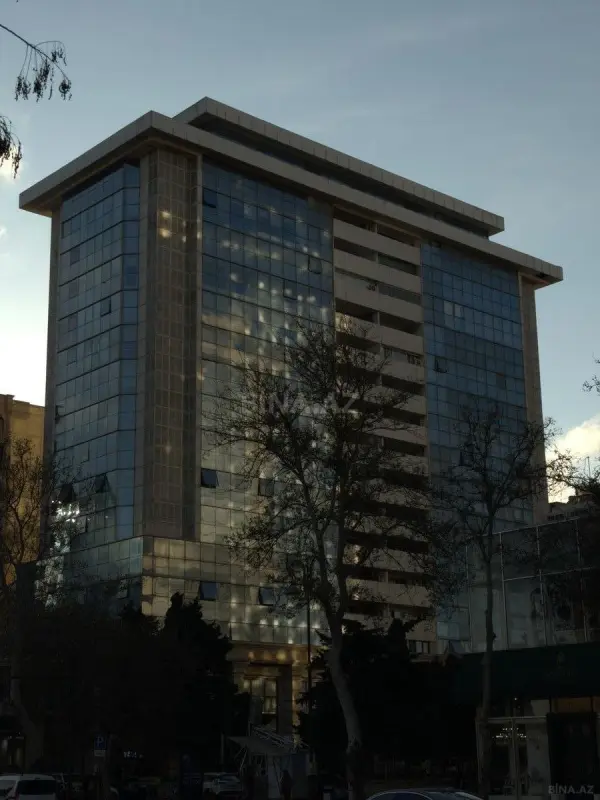 Satılır 3 otaqlı mənzil 125 m²