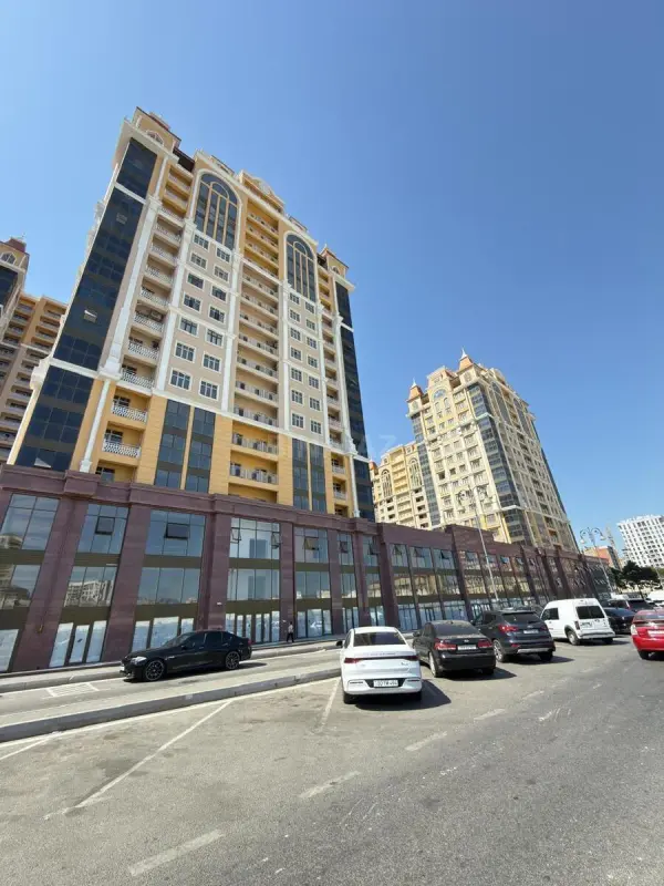 Satılır 3 otaqlı mənzil 113 m²