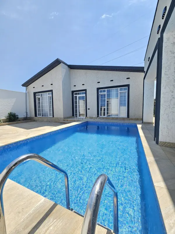 Satılır 4 otaqlı həyət evi 160 m²
