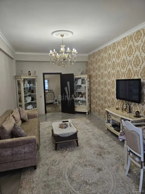 Satılır 3 otaqlı mənzil 106 m²