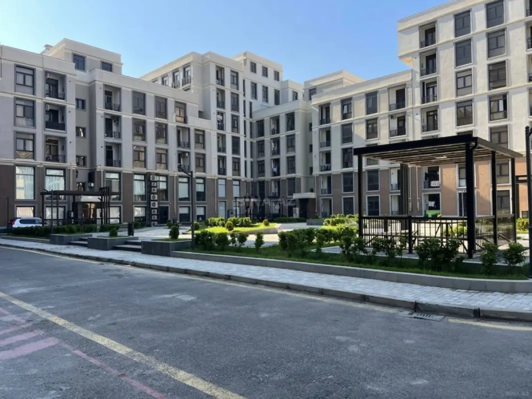 Satılır 4 otaqlı mənzil 128 m²