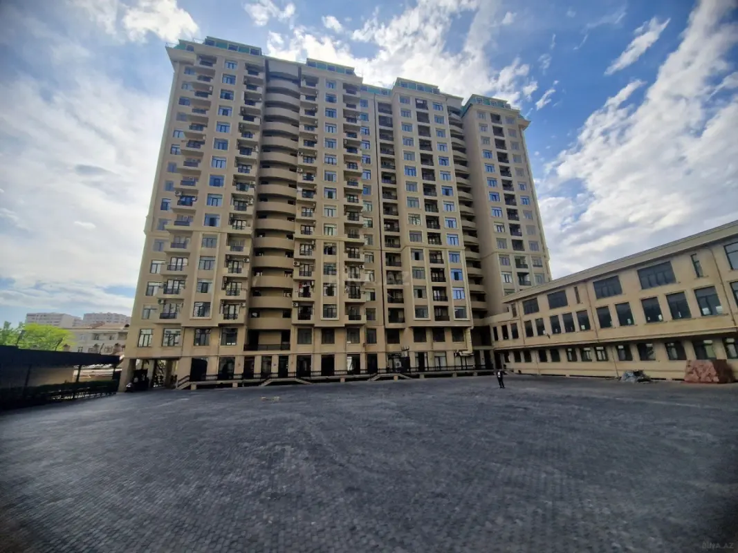 Satılır 4 otaqlı mənzil 171 m²