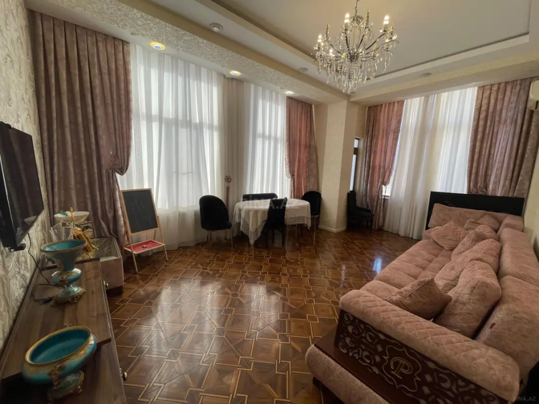 Satılır 2 otaqlı mənzil 80 m²