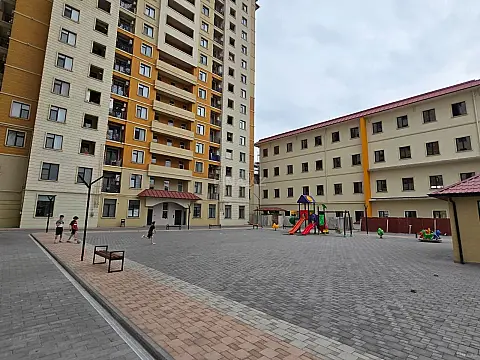 Satılır 3 otaqlı mənzil 135 m² — Bakı 3 otaq 135.00 m²