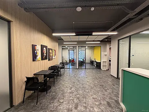 Kirayə verilir 5 otaqlı ofis 151 m² — Bakı 5 otaq 151.00 m²