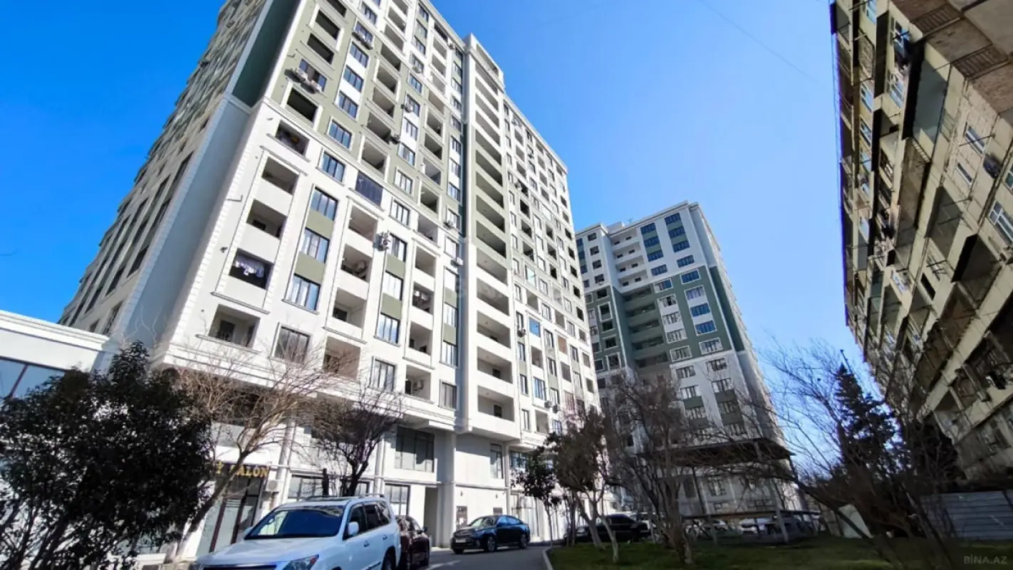 Satılır 3 otaqlı mənzil 110 m²