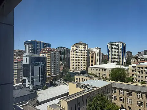 Satılır 3 otaqlı mənzil 140 m² — Bakı 3 otaq 140.00 m²