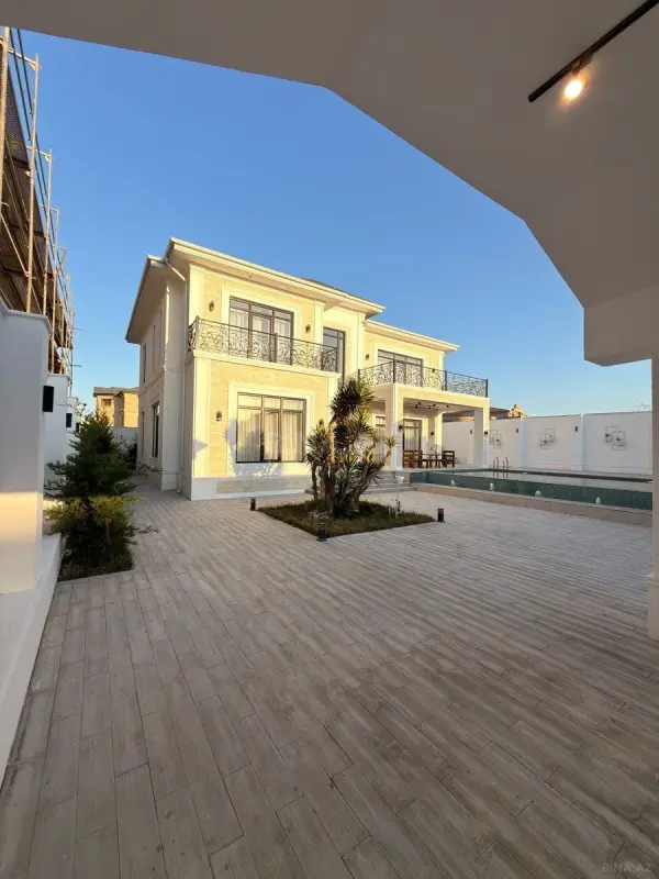 Satılır 5 otaqlı həyət evi 360 m²