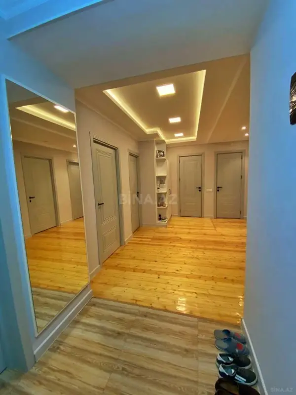 Satılır 4 otaqlı mənzil 120 m²