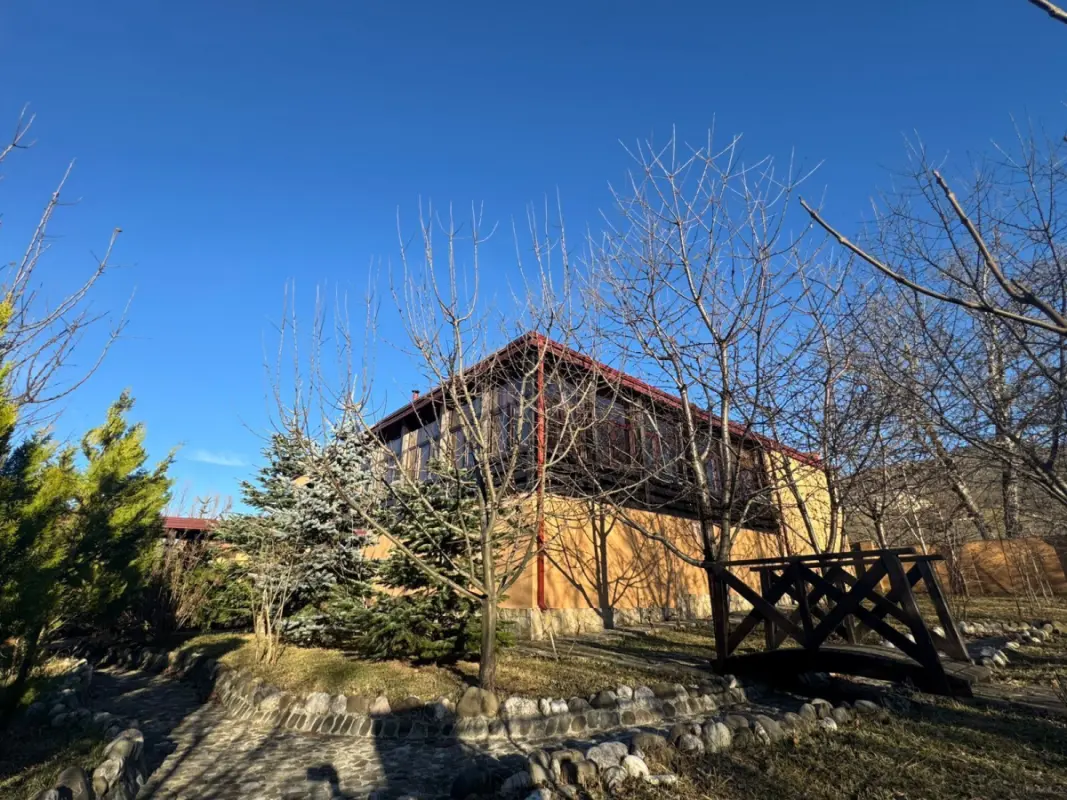 Satılır 5 otaqlı həyət evi 256 m²