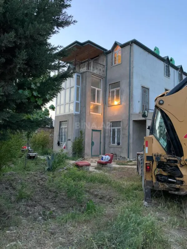 Satılır 7 otaqlı həyət evi 276 m²