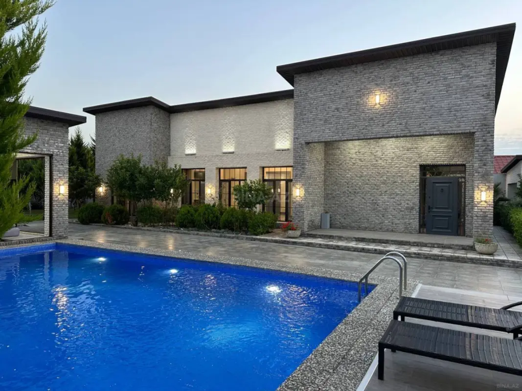 Satılır 5 otaqlı həyət evi 250 m²