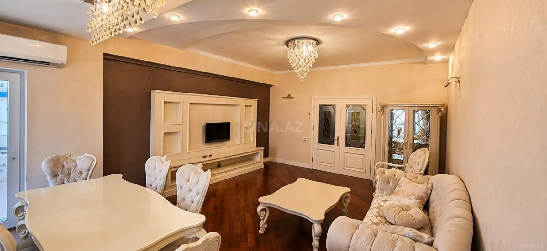 Satılır 3 otaqlı mənzil 138 m²