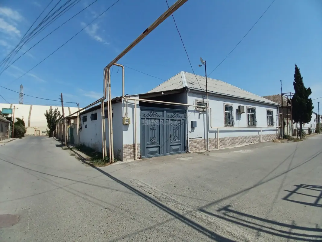 Satılır 4 otaqlı həyət evi 140 m²