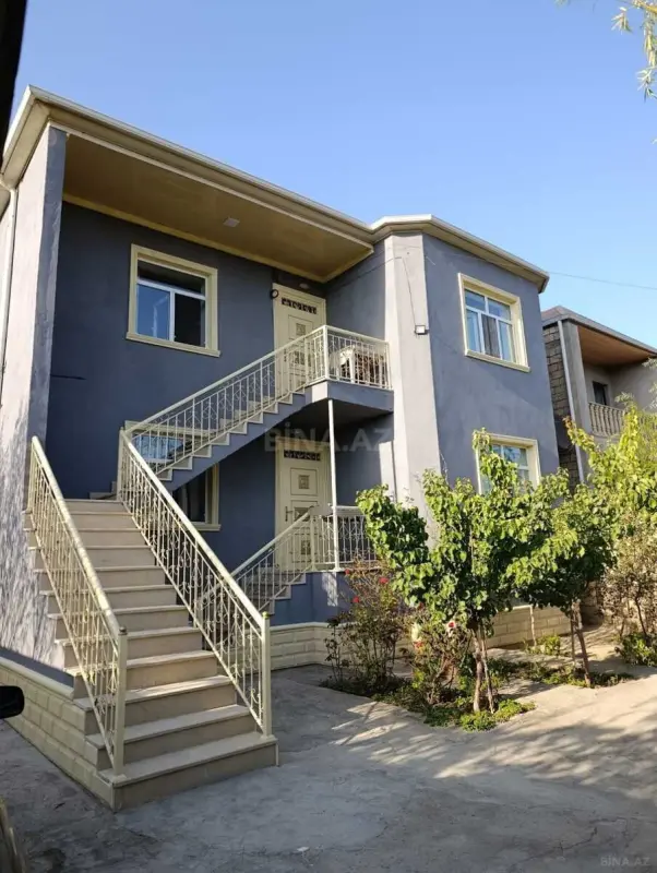Satılır 6 otaqlı həyət evi 220 m²