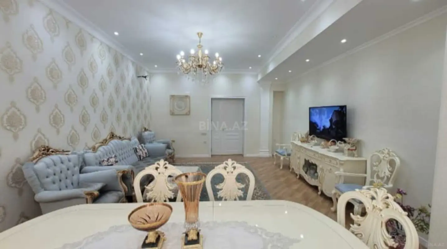 Satılır 4 otaqlı mənzil 164 m²