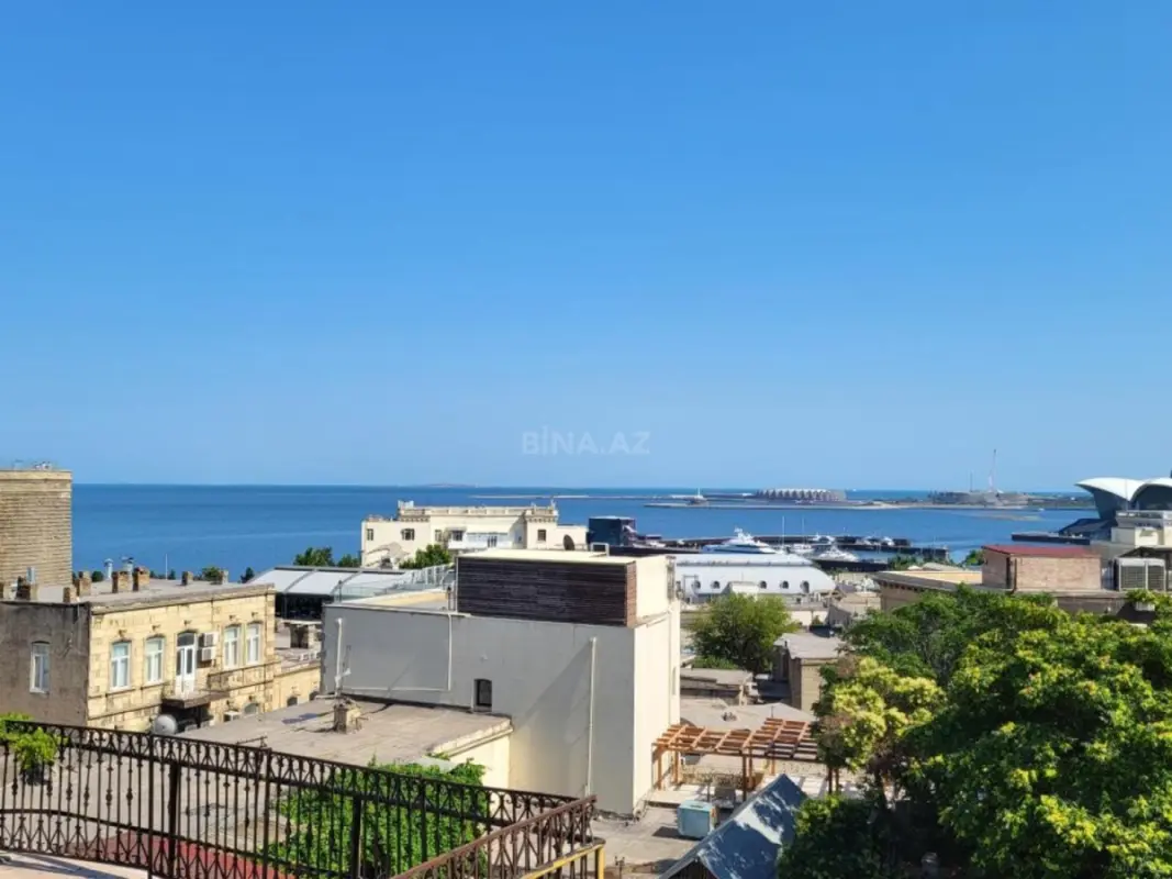 Kirayə verilir 4 otaqlı mənzil 200 m²