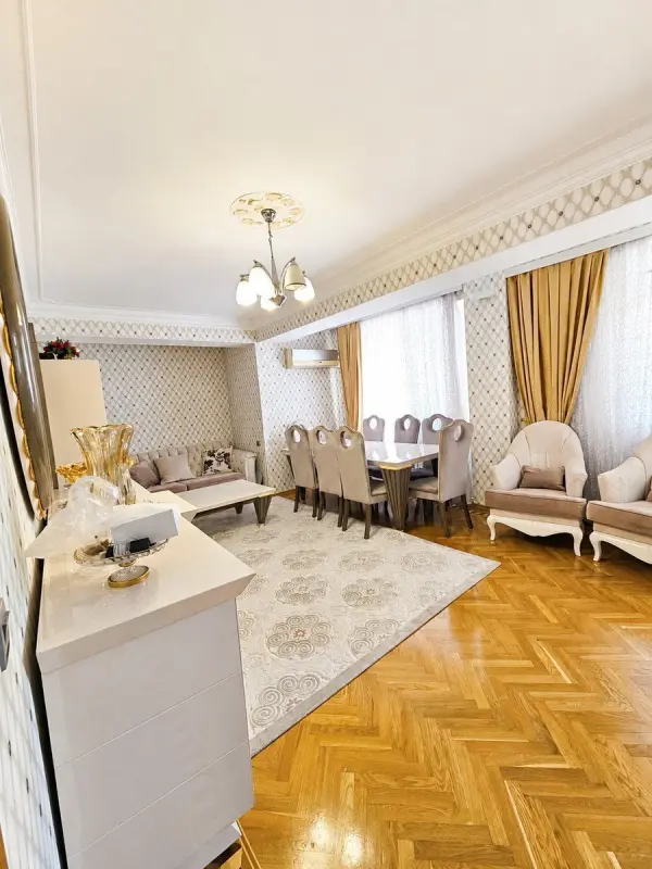 Satılır 3 otaqlı mənzil 112 m²