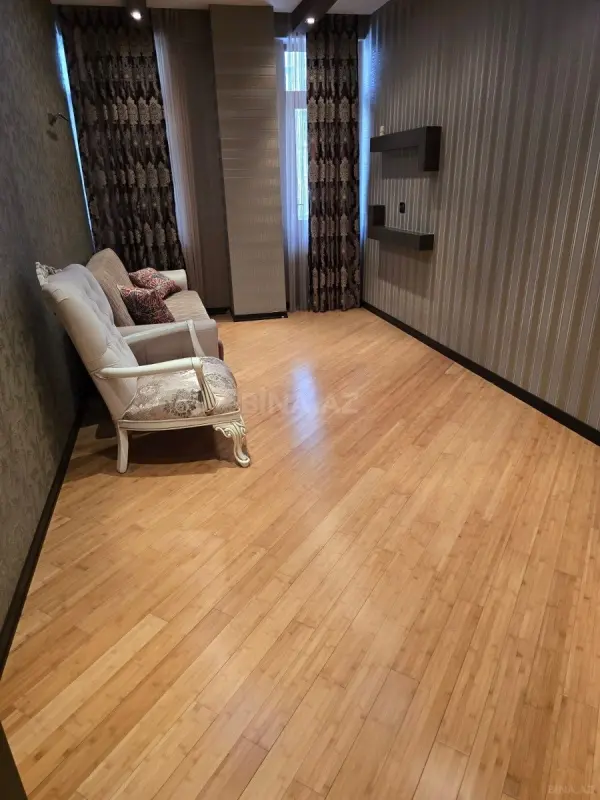 Satılır 3 otaqlı mənzil 128 m²