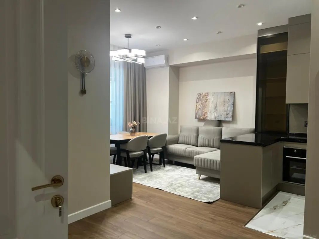 Kirayə verilir 2 otaqlı mənzil 62 m²