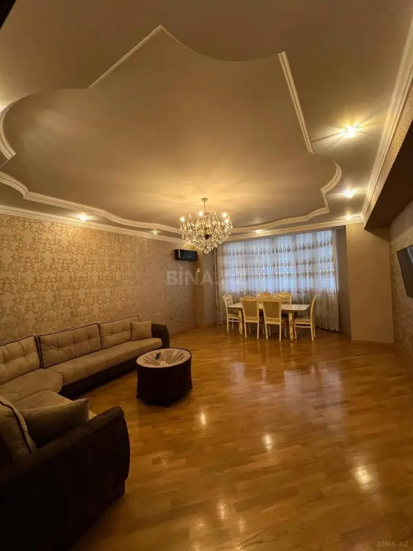 Satılır 4 otaqlı mənzil 165 m²