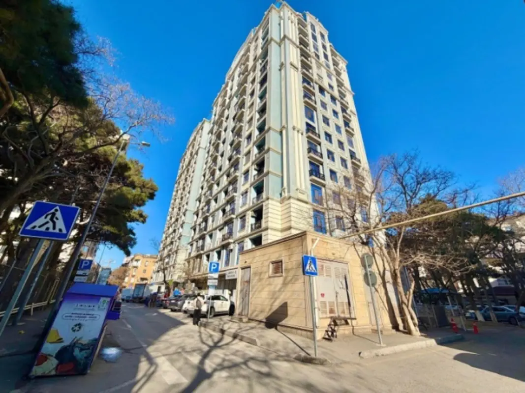 Satılır 3 otaqlı mənzil 120 m²