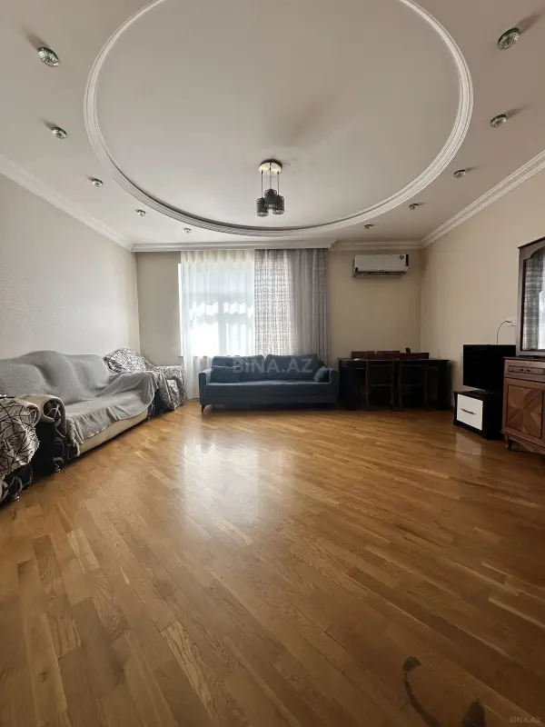Satılır 3 otaqlı mənzil 130 m²