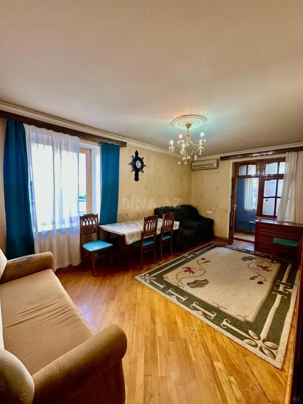 Satılır 2 otaqlı mənzil 70 m²