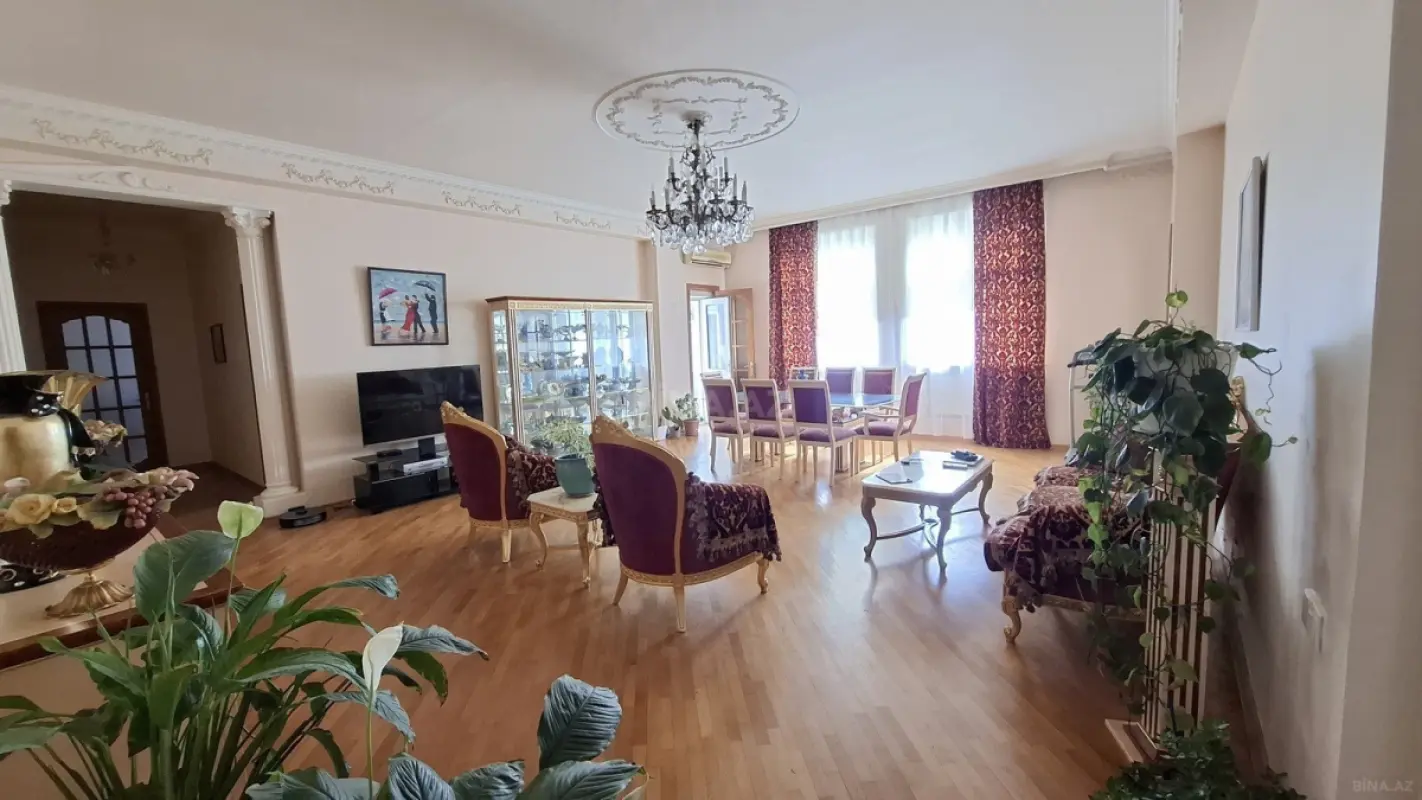 Satılır 3 otaqlı mənzil 150 m²