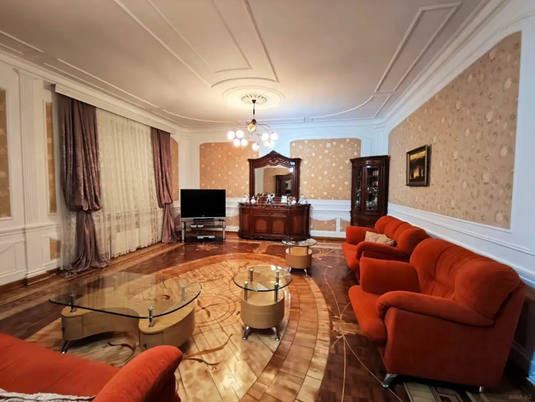 Kirayə verilir 4 otaqlı mənzil 200 m²