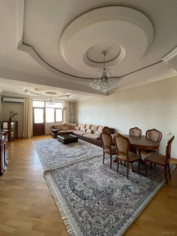 Satılır 3 otaqlı mənzil 126 m²