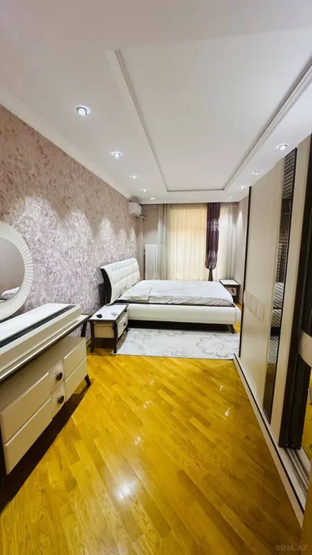 Kirayə verilir 3 otaqlı mənzil 150 m²