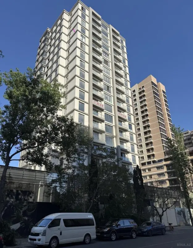 Satılır 3 otaqlı mənzil 133 m²