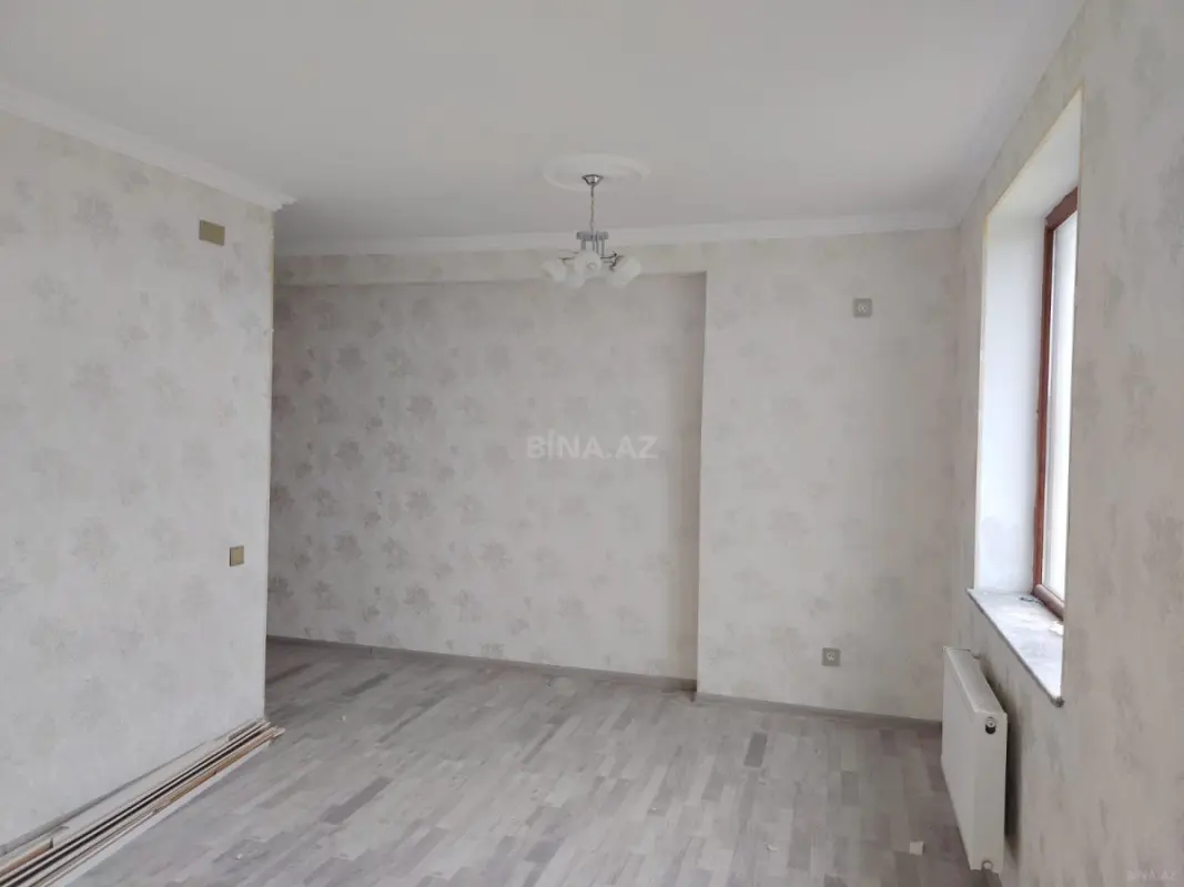Satılır 4 otaqlı mənzil 110 m²