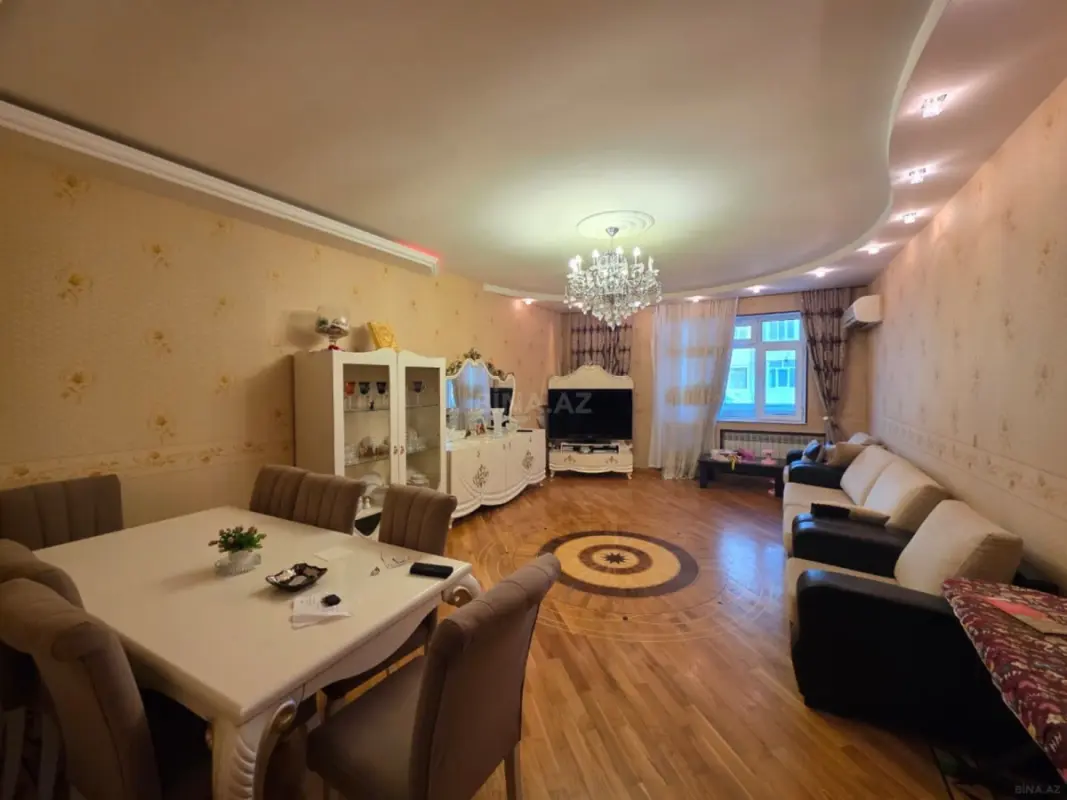 Satılır 3 otaqlı mənzil 119 m²