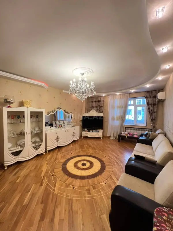 Satılır 3 otaqlı mənzil 119 m²