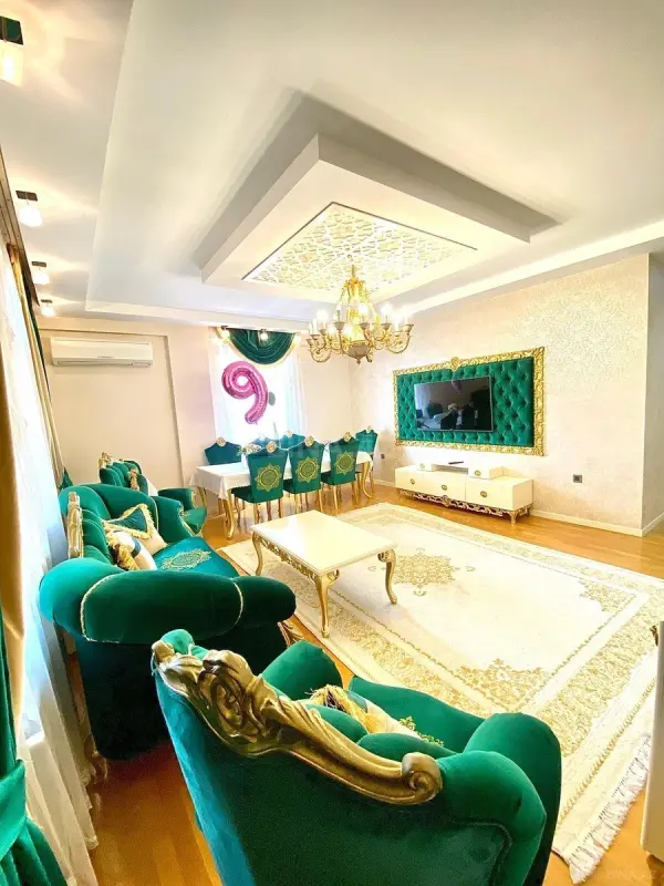 Satılır 3 otaqlı mənzil 135 m²