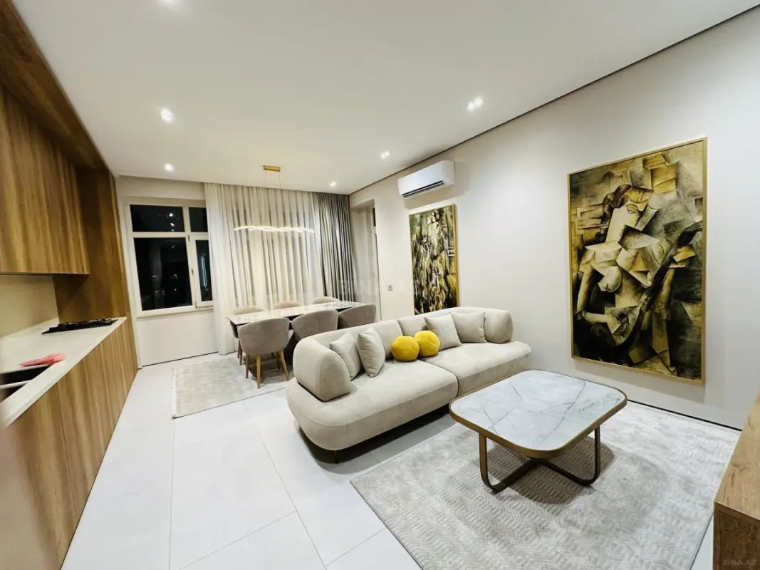 Satılır 3 otaqlı mənzil 108 m²