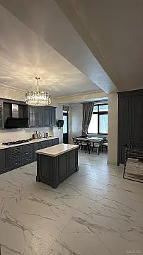 Kirayə verilir 3 otaqlı mənzil 200 m² — Bakı, Nəsimi 3 otaq 200.00 m²