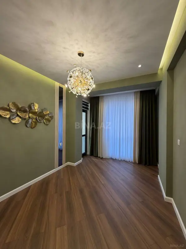 Satılır 3 otaqlı mənzil 113 m²