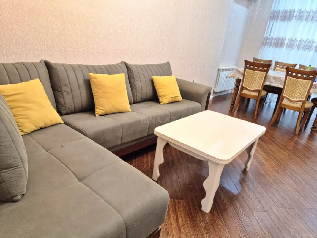Kirayə verilir 2 otaqlı mənzil 100 m²